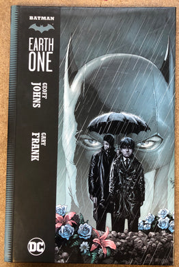 BATMAN EARTH ONE HC